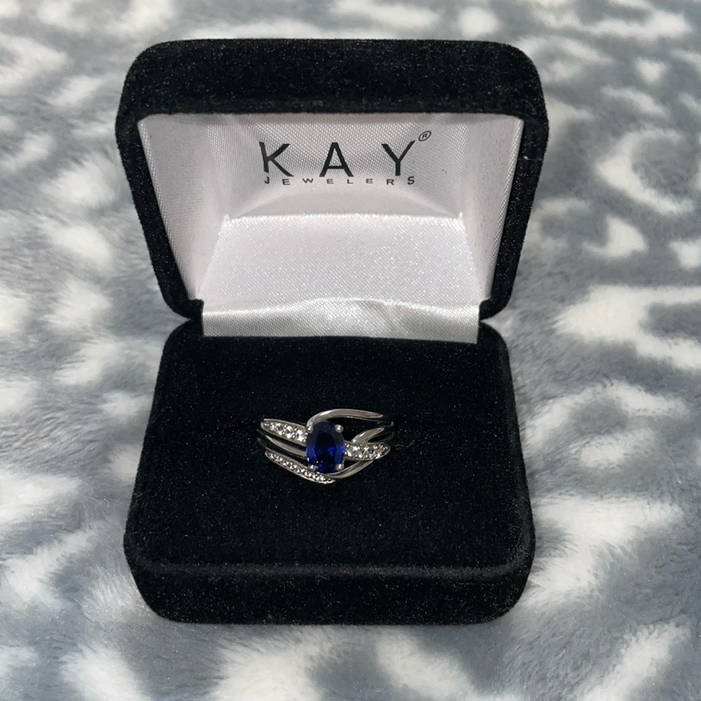 Kay Jewelers Silver and Blue Sapphire ring - Size 7